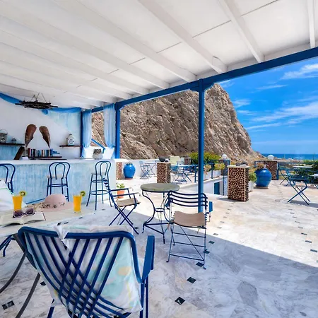 Hotel apartamentowy Onar & Perissa (Santorini)